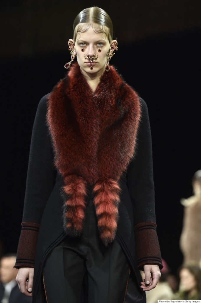 Givenchy : Runway - Paris Fashion Week Womenswear Fall/Winter 2015/2016